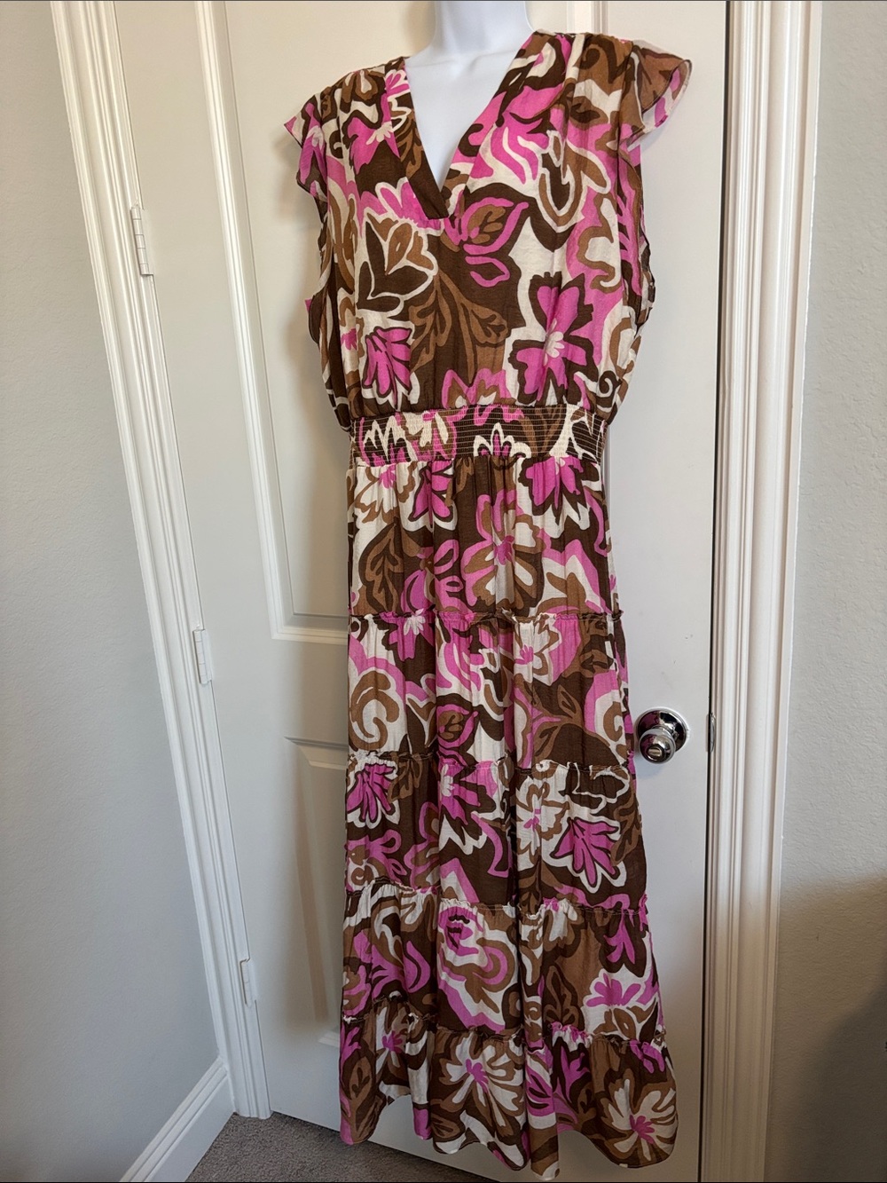 Cynthia Steffe Sleeveless V-Neck Floral Tiered Maxi Dress in Pink/Brown XL (53D)